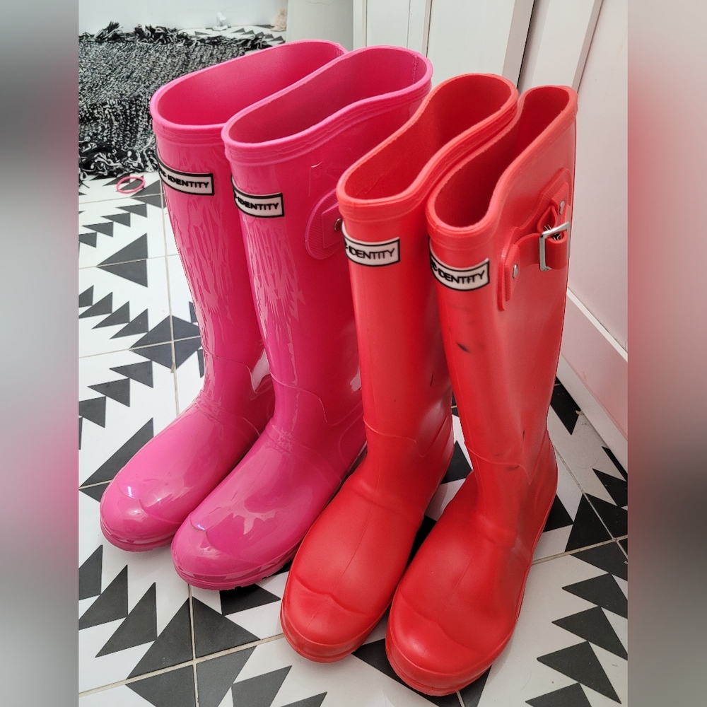 2 pairs of rubber rain boots